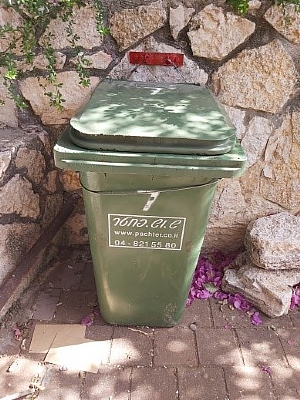  קיבוע בפח סמוך לקיר